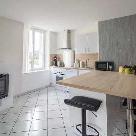 Saint-sauves-d'auvergne, 2 Pieces, 2 Personnes - Fr-1-630-183 Apartment Saint-Sauves-d'Auvergne